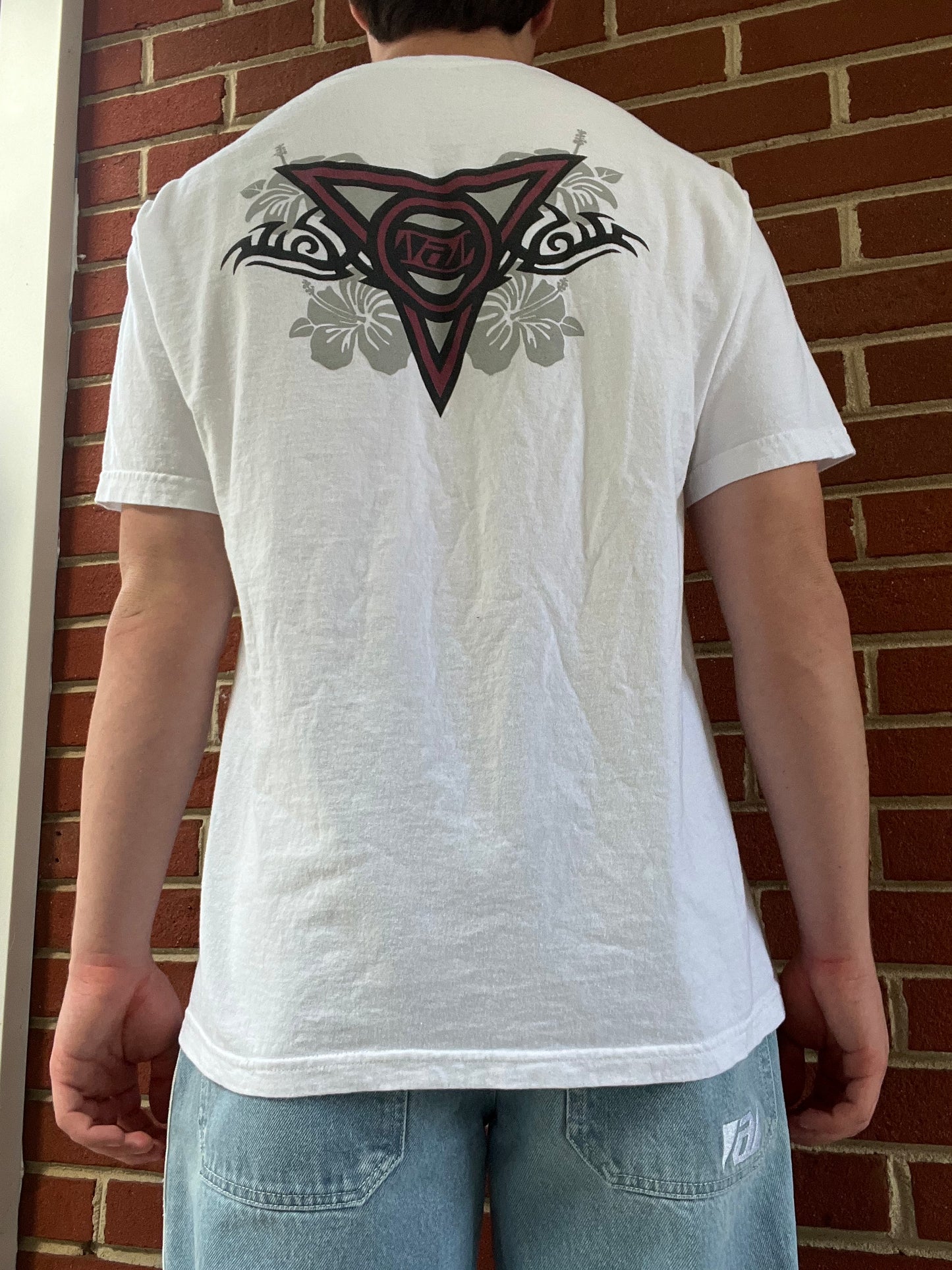 Tribiscus Tee